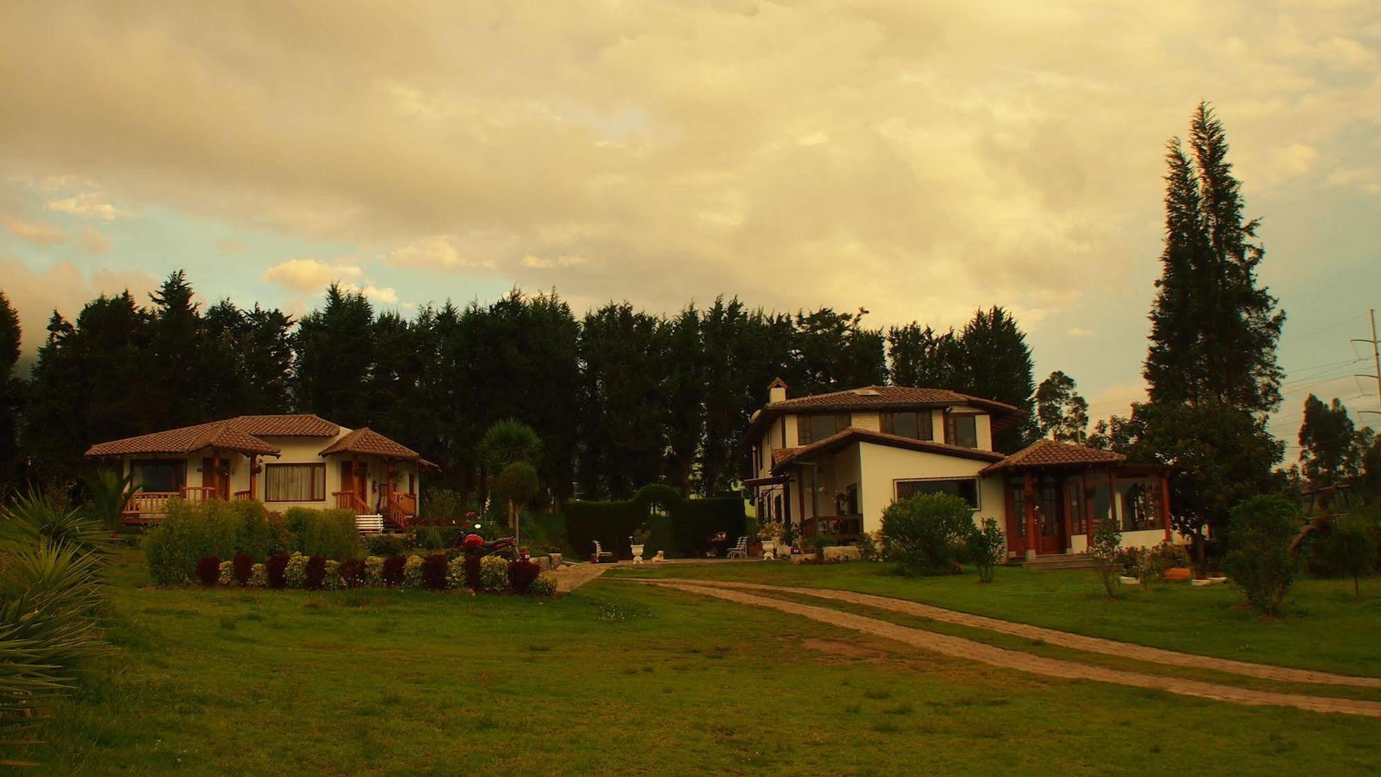 Posada Mirolindo Quito Luaran gambar